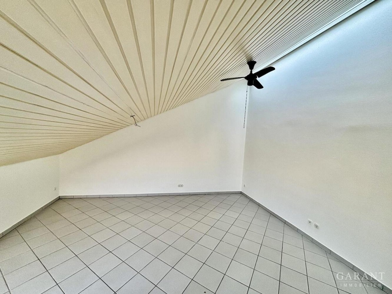 Apartamento de 3 habitaciónes en Stuttgart, Germany No. 3391