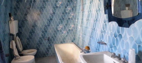 Дом с 5 комнатами в Кастельветро Пьячентино, Италия № 118373 11