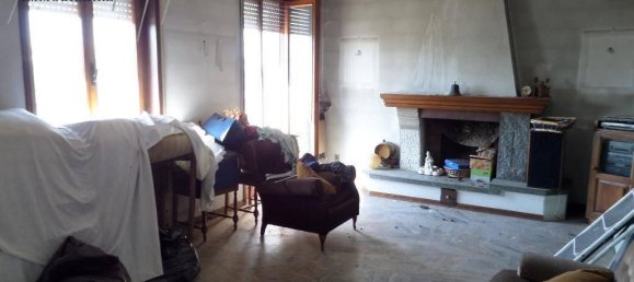 Дом с 5 комнатами в Кастельветро Пьячентино, Италия № 118373 14