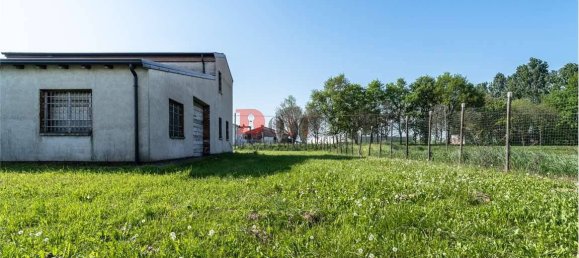 4 bedrooms Villa in Quistello, Italy No. 119488 12