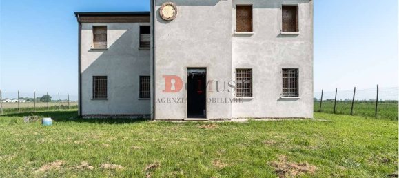 4 bedrooms Villa in Quistello, Italy No. 119488 15