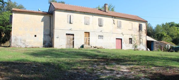 7 bedrooms House in Jesi, Italy No. 327857 3