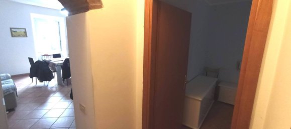 Квартира с 2 комнатами в Морлупо, Италия № 63920 4