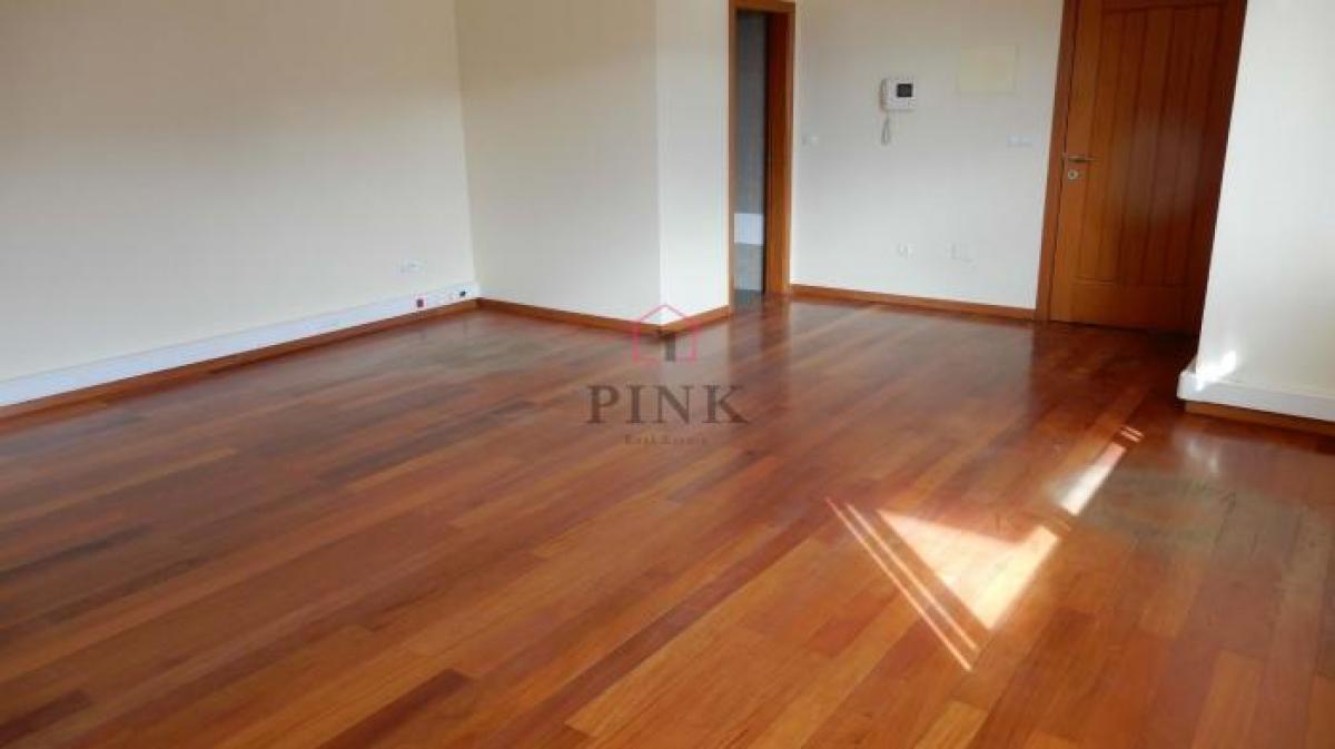 77m² Office in Funchal, Portugal No. 1850