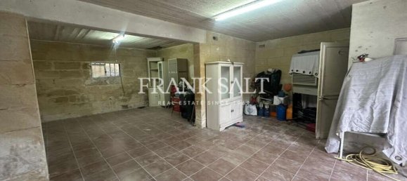  Shop in Saint Paul's Bay, Malta No. 13234 6