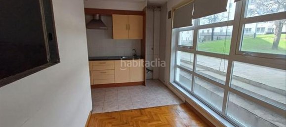 3 bedrooms Duplex in Vigo, Spain No. 190407 2