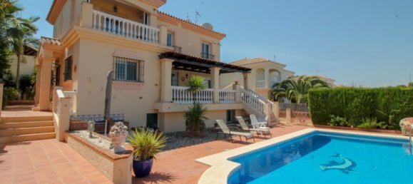 5 bedrooms Villa in Coin, Spain No. 79261 10