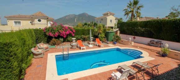 5 bedrooms Villa in Coin, Spain No. 79261 19