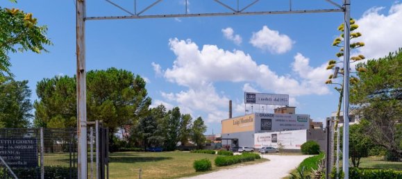 1500m² Building in Naples, Italy No. 290129 5