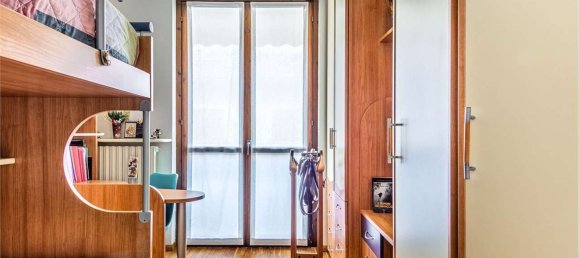 4 Schlafzimmer Wohnung in Verano Brianza, Italy, Nr. 329804 12