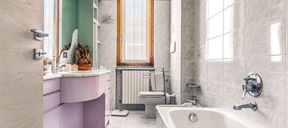 4 Schlafzimmer Wohnung in Verano Brianza, Italy, Nr. 329804 14