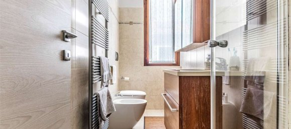 4 Schlafzimmer Wohnung in Verano Brianza, Italy, Nr. 329804 15