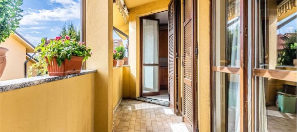 4 Schlafzimmer Wohnung in Verano Brianza, Italy, Nr. 329804 8