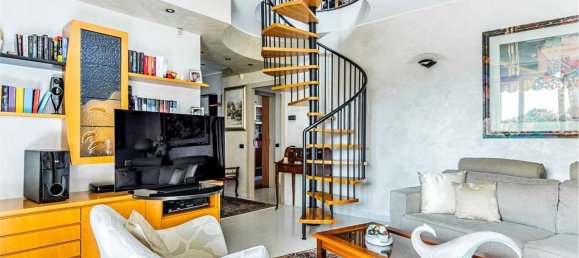 4 Schlafzimmer Wohnung in Verano Brianza, Italy, Nr. 329804 3