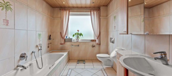 Здание с 5 спальнями в Cuxhaven, Германия № 44188 4