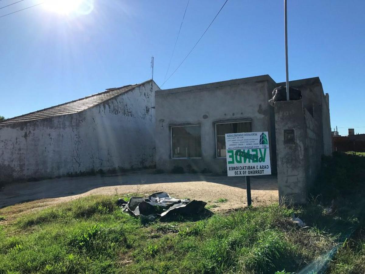 3 bedrooms House in Mar del Plata, Argentina No. 103012