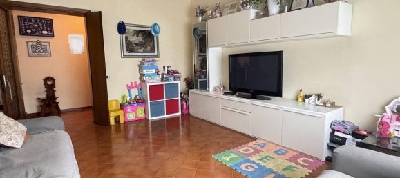 4 rooms Apartment in Santa Maria a Monte, Italy No. 40287 2