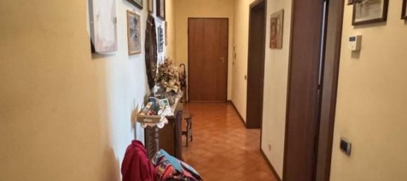 4 rooms Apartment in Santa Maria a Monte, Italy No. 40287 12