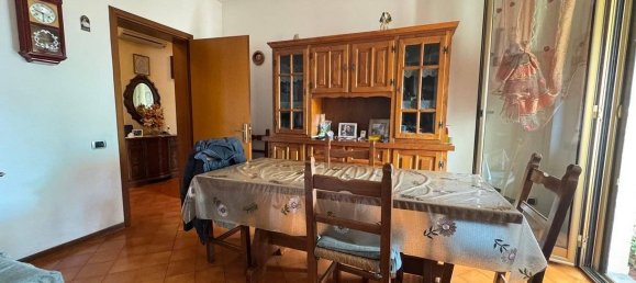 4 rooms Apartment in Santa Maria a Monte, Italy No. 40287 4