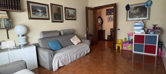 4 rooms Apartment in Santa Maria a Monte, Italy No. 40287 3