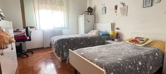 4 rooms Apartment in Santa Maria a Monte, Italy No. 40287 14