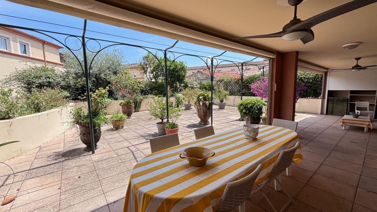 4 bedrooms Apartment in Nimes, France No. 342698