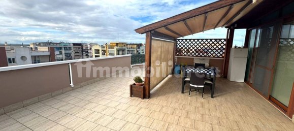 2 bedrooms Penthouse in Barletta, Italy No. 21041 6
