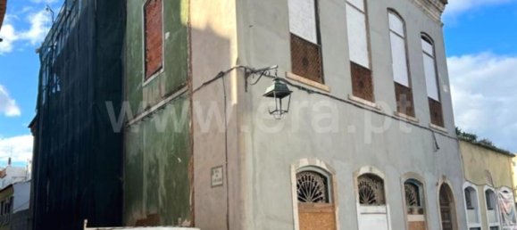 818m² Building in Portimao, Portugal No. 133610 2