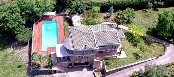 3 bedrooms Villa in Corfu, Greece No. 5435 2