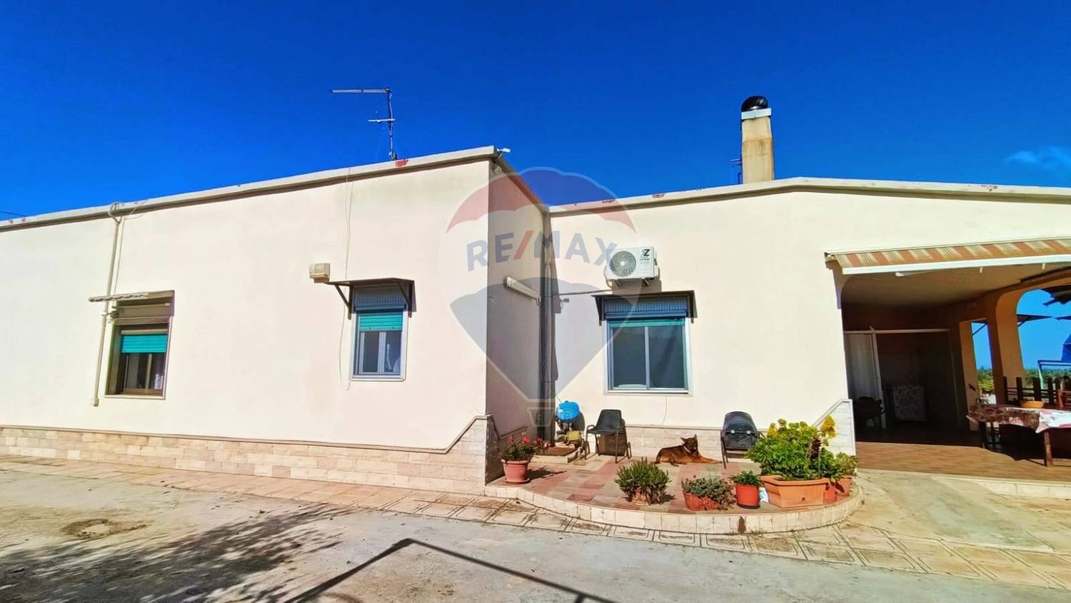 Villa de 3 habitaciónes en Brindisi, Italy No. 282461
