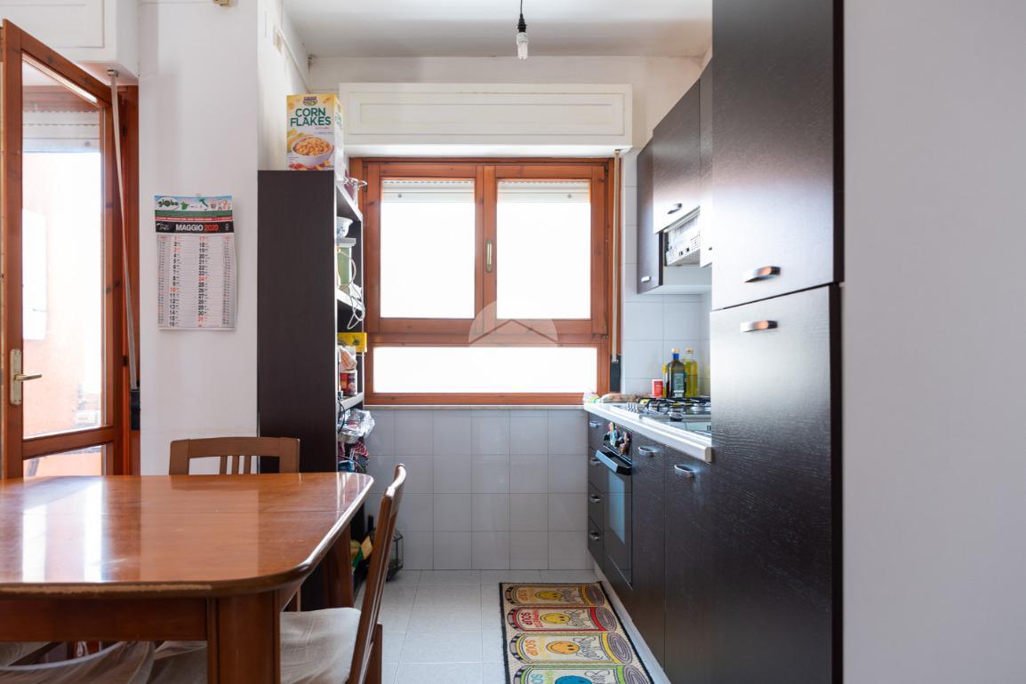 Квартира с 3 комнатами в Кальяри, Италия № 171653