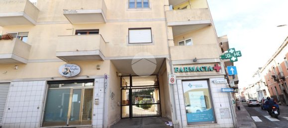 Квартира с 3 комнатами в Кальяри, Италия № 171653 30