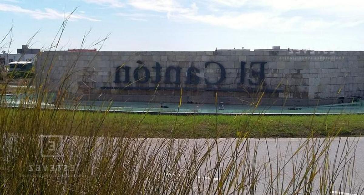  Land in Escobar, Argentina No. 112570