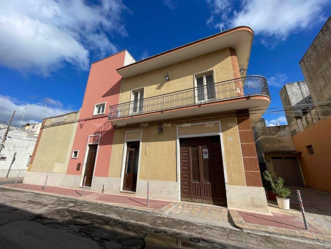 10 rooms Apartment in Galatina, Italy No. 28826