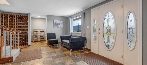 2 bedrooms House in British Columbia, Canada No. 1172 4