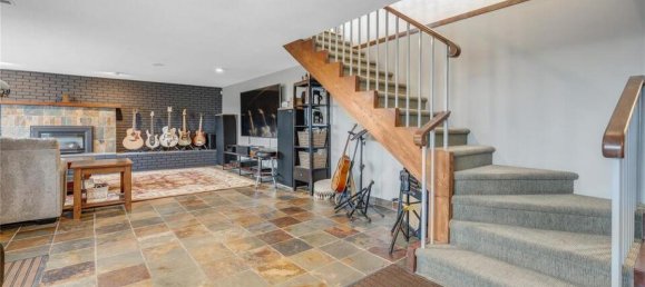 2 bedrooms House in British Columbia, Canada No. 1172 6