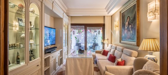 6 bedrooms Villa in Marbella, Spain No. 111393 27