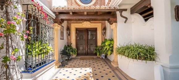 6 bedrooms Villa in Marbella, Spain No. 111393 3