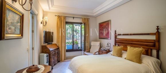 6 bedrooms Villa in Marbella, Spain No. 111393 16