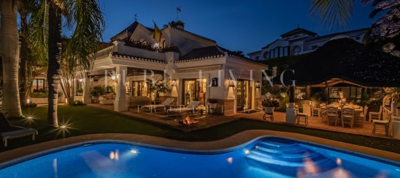 6 bedrooms Villa in Marbella, Spain No. 111393 2