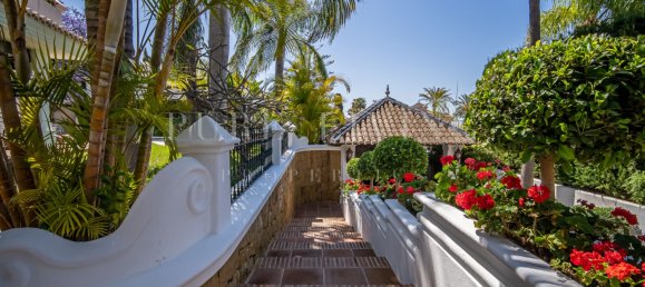 6 bedrooms Villa in Marbella, Spain No. 111393 19