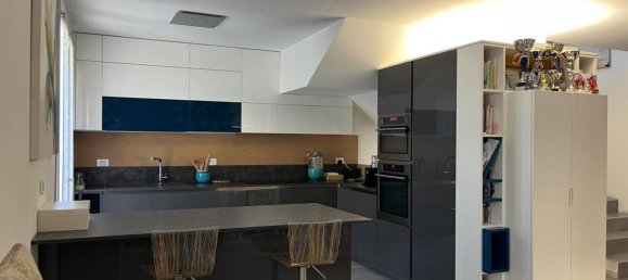 2 bedrooms Apartment in Limbiate, Italy No. 311291 7