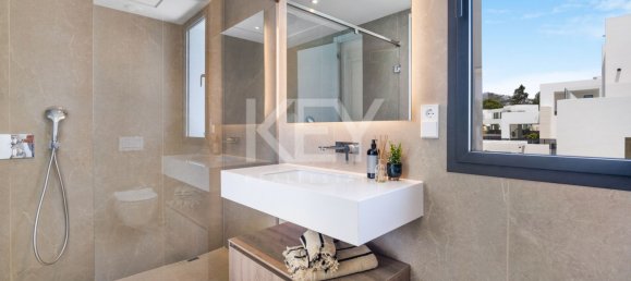 6 bedrooms Villa in Marbella, Spain No. 109023 31