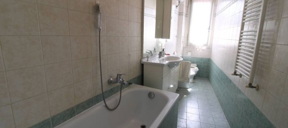 3 bedrooms Apartment in Florence, Italy No. 378059 17