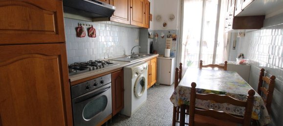3 bedrooms Apartment in Florence, Italy No. 378059 8