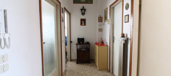 3 bedrooms Apartment in Florence, Italy No. 378059 11
