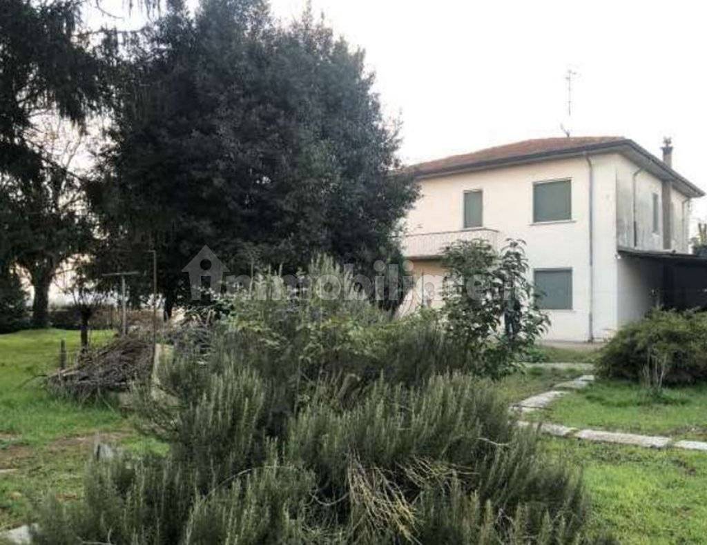 Вилла с 3 спальнями в Куистелло, Италия № 16228