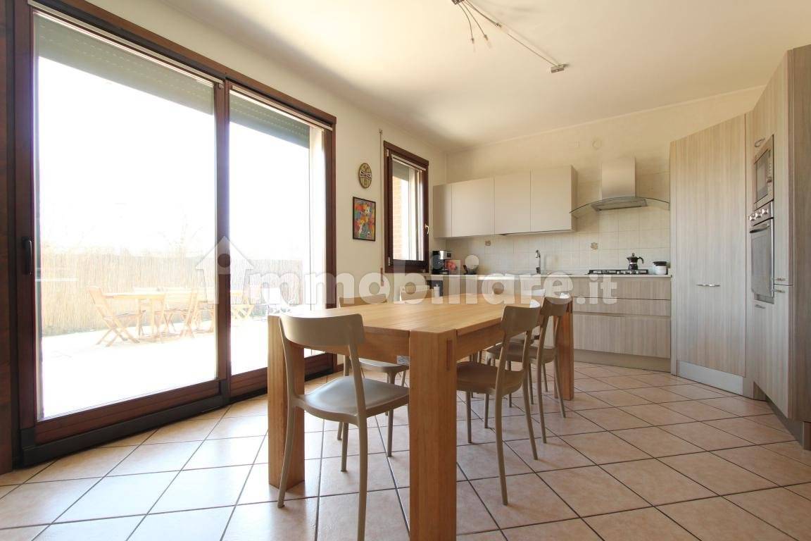 3 bedrooms Villa in Verona, Italy No. 322716