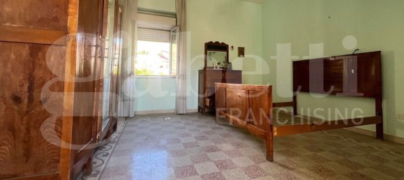 9 rooms House in Calvi Risorta, Italy No. 282678 4