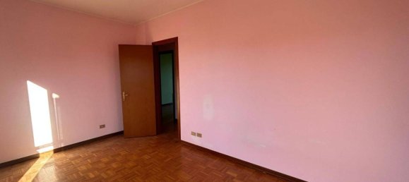 4 rooms Villa in Cislago, Italy No. 35350 12